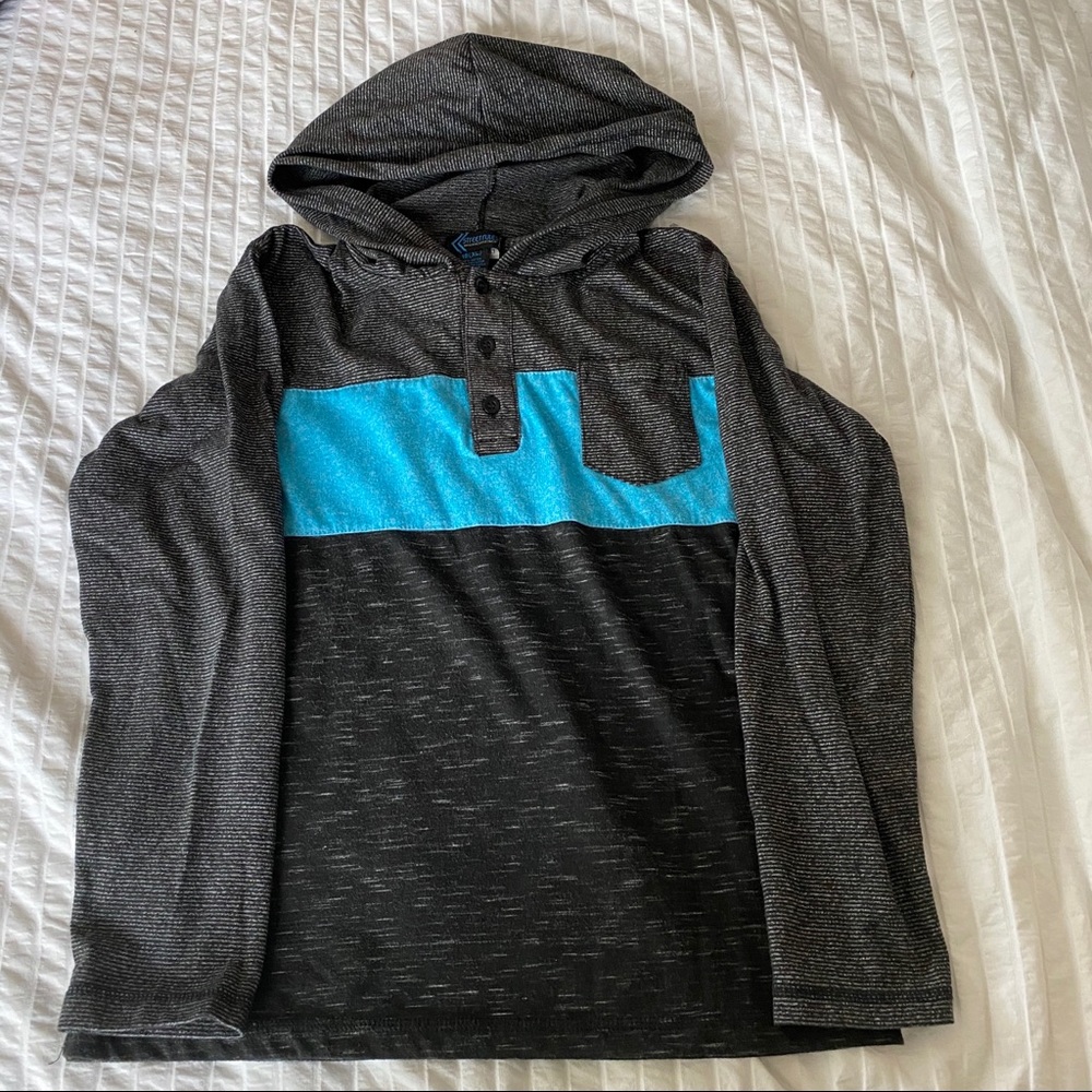 3/$15 - Bundle of 2 long sleeved hoodie t-shirts - Picture 2 of 7